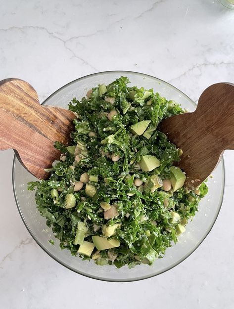 Erewhon Kale White Bean Salad, Erewhon Salad, White Bean Kale, Kale Avocado Salad, Pick Up Food, Massaged Kale, White Bean Salad, Food Bar, Tossed Salad