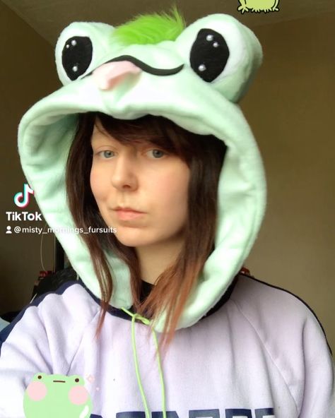 Tabitha Hall’s Instagram profile post: “Finished froggie hood! 🍃 #frog #frogs #frogmerch #green #cute #commissionsopen #smallbusiness #happy #fursuit #fursuitplz #frogsofinstagram…” Frog Fursuit, Frog Life, Instagram Profile, Instagram