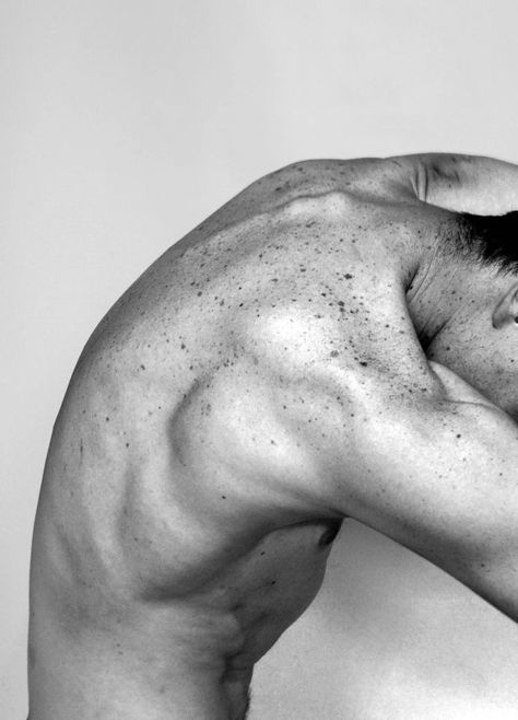 Human Imperfection Photography, Male Torso Photography, Human Body Art, Body Art Photography, Body Photography, Photographie Portrait Inspiration, Body Reference, Anatomy Reference, Body Poses