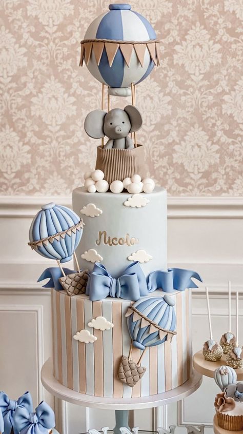 1st Birthday Cake Ideas, First Birthday Cake Ideas, Baby Shower Cakes Neutral, Baby Shower Cake Designs, Boys First Birthday Cake, Hot Air Balloon Cake, Hot Air Balloon Party, Baby First Birthday Cake, Idee Babyshower