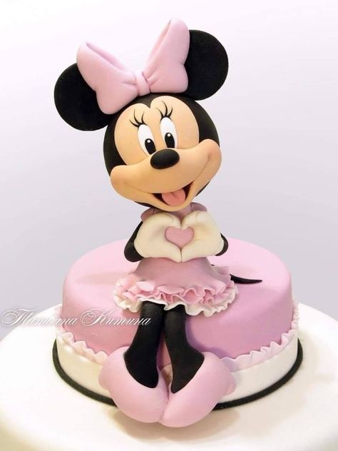 Milan Christmas, Minnie Mouse Fondant, Bolo Do Mickey Mouse, Mickey And Minnie Cake, Minnie Mouse Birthday Cakes, Bolo Minnie, Minnie Cake, Minnie Mouse Theme, Fondant Cake Topper