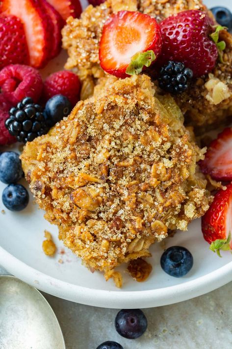 Breakfast is served! A warm piece of baked oatmeal topped with fresh berries and a little milk is just what I crave! #bakedoatmeal #oatmealrecipe #breakfastrecipe Creme Brulee Baked Oatmeal, Amish Baked Oatmeal, Cream Brulee, Oh Sweet Basil, Broccoli Cheese Soup Recipes, Fresh Breakfast, Oatmeal Cream, Blueberry Oatmeal, Cooked Apples