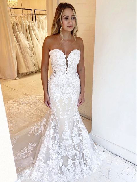 Western Mermaid Wedding Dress, Strapless Fit And Flare Wedding Dress, Wedding Dresses Big Bust, Blanche Bridal, Wedding Dresses Mermaid Trumpet, Form Fitting Wedding Dress, Casa Blanca Wedding Dress, Bride 2024, Strapless Lace Wedding Dress