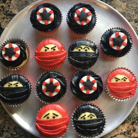 american ninja warrior cupcakes Ninja Birthday Cupcakes, Ninja Birthday Party Ideas Cake, Ninja Cupcake Ideas, Ninja Birthday Cake Ideas, Ninja Cake Ideas Boys, Ninja Cake Ideas, Customized Cupcakes, Ninja Birthday Cake, Ninja Cupcakes