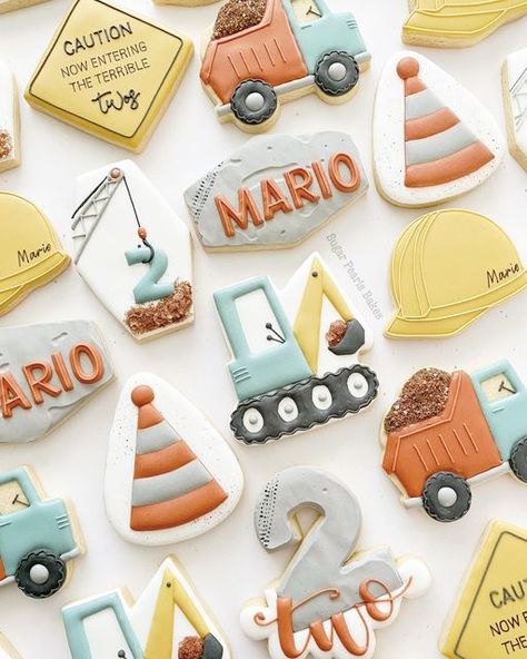 Sweet Table Decorations, Construction Cookies, Construction Cake, Party Zone, 2nd Birthday Boys, Decorating Cookies, 2nd Birthday Party Themes, Cookie Tutorials, Instagram Party