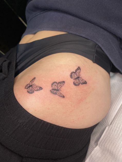 🦋🦋🦋 . . Artist Credit - @bryonyrhiain__ . . #butterflytattoo #tattoos #butterflies #butterflytat #tattooed #girlytattoos #girlswithtattoos #bumtattoo #hiptattoo #sidetattoo #girlytattoo #tattoosforgirls #girlswithtats #tattooartist #tattoouk #tattooshop #tattoostudio Small Hip Tattoos Women, Tattoos Butterflies, Butterfly Leg Tattoos, Leg Tattoos Small, Butterfly Thigh Tattoo, Side Hip Tattoos, Upper Thigh Tattoos, Borboleta Tattoo, Hip Tattoo Small