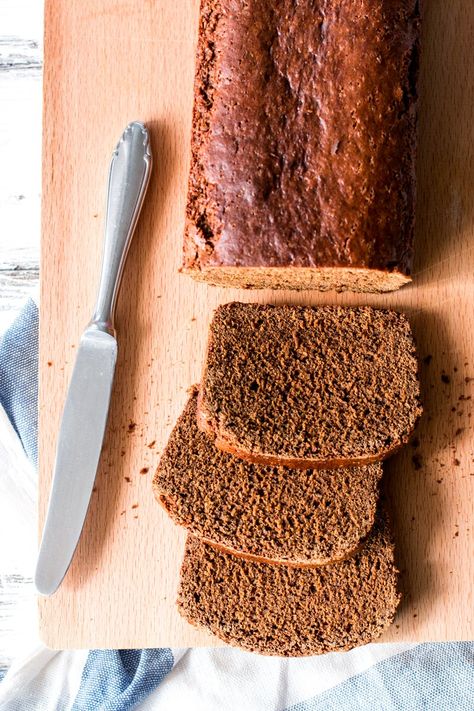 Dutch Honey Cake, Dutch Honey, Dutch Breakfast, Dutch Cuisine, Breakfast Cake Recipes, Honey Breakfast, Dutch Kitchen, Brunch Cake, Rye Flour