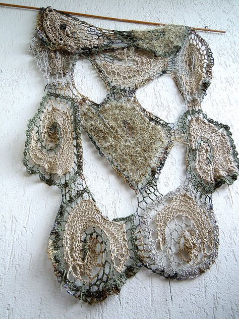 Freeform Crochet Wall Hanging, Danielle Frankel, Fine Crochet, Crochet Freeform, Knitted Wire, Crochet Headband Pattern, Crochet Weaves, Form Crochet, Weaving Textiles