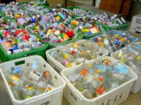 Japan's Garbage Disposal System Explained Garbage Sorting, Garbage Disposal, Plastic Containers, Plastic Laundry Basket, Japanese Culture, Ecology, Pollution, Recycling, Japan