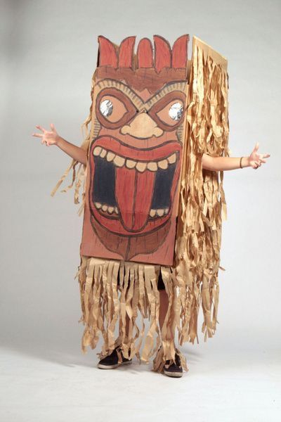 Cardboard Tiki, Lua Party Ideas, Tiki Costume, Luau Costume, Drunk Party, Haunted Maze, Aloha Party, Drunk People, Luau Birthday Party