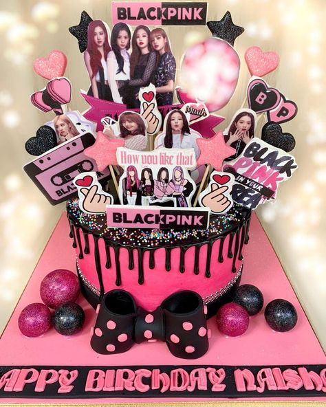 Blackpink Cakes Birthday, Black Pink Theme Cake, Blackpink Birthday Party, Kuromi Cakes, Black Pink Cake, Black Pink Birthday, Blackpink Pasta, Blackpink Cake, Blackpink Birthday