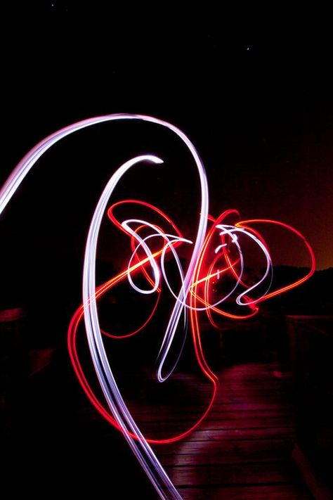 Light painting Light Movement Photography, Photography Light Painting, Abstract Light Photography, Light Drawing Photography, Picasso Light Painting, Light Painting Ideas, Light Trail Photography, Neon Photoshoot, Light Movement