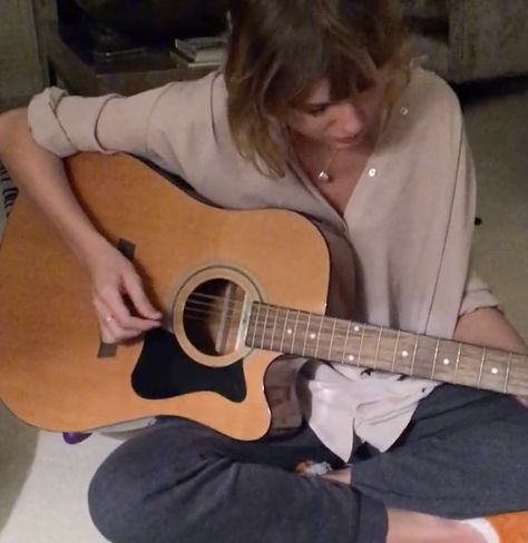 Taylor Swift Guitar Aesthetic, Taylor Swift Album Aesthetic, Taylor Swift Guitar, Reputation Taylor Swift, Taylor Swift Taylor Swift, Guitar Aesthetic, Album Aesthetic, Taylor Swift Album, Acoustic Guitar