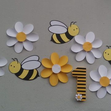 How To Make Honey Bee Craft, Honey Bee Paper Craft, Honey Bee Craft, Arts And Crafts Paper, Bee Birthday Theme, Kids Arts And Crafts, Art And Craft Paper, Bee Crafts For Kids, Bee Theme Party