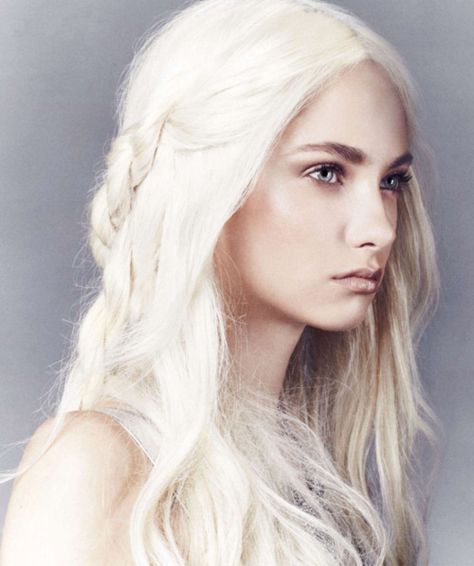 DorShae Craven- one of the main characters pawn  of  Anwyr, mother of the world breaker, destined to fix that has been broken White Blonde Hair, White Blonde, Platinum Blonde Hair, Emilia Clarke, Throne Of Glass, 영감을 주는 캐릭터, Song Of Ice And Fire, Grunge Hair, Platinum Blonde