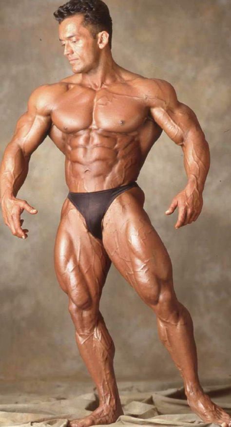 Lee Labrada, Bodybuilding Poses, Bodybuilding Posing, Back Reference, Good Looking Guys, Classic Bodybuilding, Ideal Male Body, Best Bodybuilder, Joe Weider