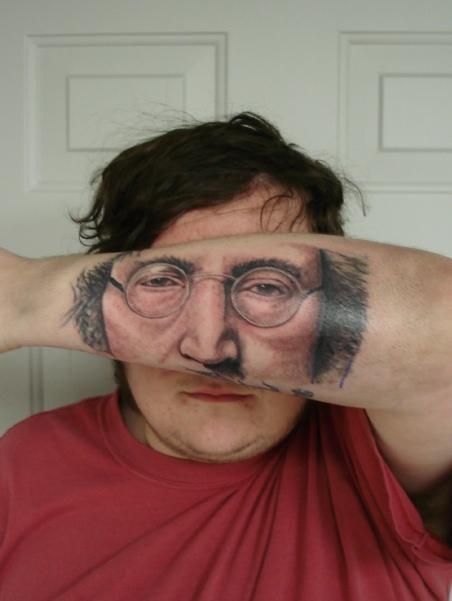 aaaah! John Lennon. Weird placement, but the artistry is fantastic. John Lennon Tattoo, Musician Tattoo, Coloured People, Artist Journal, Body Modifications, Body Mods, Great Hair, John Lennon, Tattoo Shop