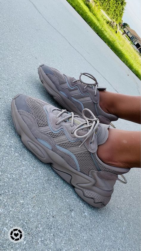 Adidas Ozweego Outfit Women, Ozweego Adidas Women, Adidas Ozweego Outfit, Ozweego Outfit Women, Adidas Oswego, Lifestyle Moodboard, Ozweego Adidas, Yeezy Shoes Women, Adidas Originals Ozweego