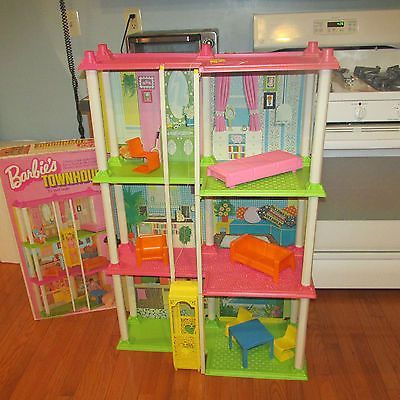 vintage barbie house 1973 townhouse.  had this upstairs, Jenny and I played with it all the time, loved the elevator Barbie Townhouse, Barbie Vintage, Vintage Memory, Barbie Dream, Barbie Dream House, Barbie House, Childhood Toys, Mattel Barbie, Retro Toys