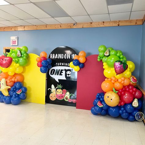 Hey Bear Sensory Birthday party . . #balloons #balloonsdecor #balloonsddcorations #balloonsart #balloonsartist #balloondesigner #columbiasc #southcarolina Sensory Birthday Party, Hey Bear Sensory Birthday Party, Sensory Balloons, Hey Bear, Birthday Party Balloons, Turning One, Balloon Garland, Party Balloons, Balloons