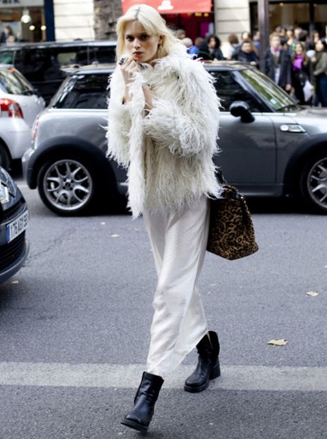 hairy coat Abbey Lee Kershaw, Oufits Casual, Sienna Miller, Model Style, Street Style Inspiration, Mode Inspo, 가을 패션, Paris Fashion Week, Fashion Inspo Outfits