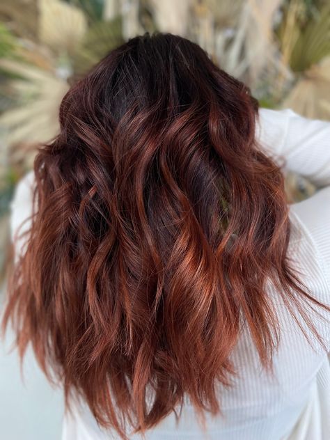 Rich Red Balayage, Melted Copper Hair, Copper Ends On Brown Hair, Balayage Brown To Copper, Copper Ends Hair, Dark Copper Hair With Dark Roots, Summer Red Balayage Hair, Reverse Balayage Copper, Dark Hair To Copper