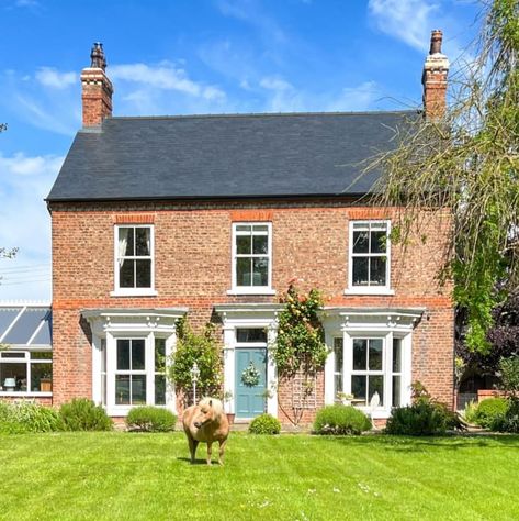 Edwardian House Exterior, Country House Exterior, Brick Farmhouse, Victorian Farmhouse, Edwardian House, Farmhouse Exterior, English Cottage, Brick House, Country Farmhouse