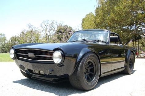 1972 Triumph TR6 - MY GOSH is that hot. Tr6 Triumph, Triumph Car, Blue Convertible, Vw Mk1, Triumph Cars, Triumph Tr6, Led Zep, British Sports, British Sports Cars