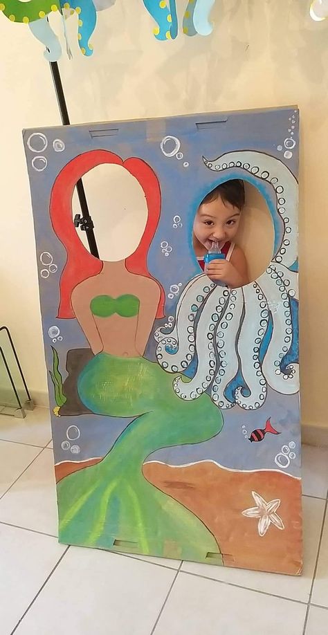 Diy photo booth octopus and mermaid Mermaid Photo Booth, Diy Dolphin, Pirate Mermaid, Dolphin Photos, Mermaid Theme Birthday Party, Baby Shower Deco, Mermaid Photos, Mermaid Parties, Mermaid Theme Birthday