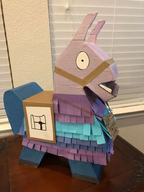 Cool Valentine Boxes, Llama Pinata, Girls Valentines Boxes, Valentine Box Ideas, Diy Valentines Box, Valentine Boxes For School, Baseball Valentine, Kids Valentine Boxes, Valentine Card Box