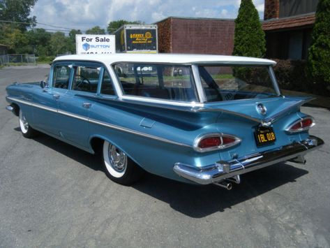 1959 Chevrolet Kingswood station wagon Impala Wagon, 1959 Chevy Impala, Vintage Chevrolet, Station Wagon Cars, Scale Model Cars, Old American Cars, Old Wagons, Wagon Cars, Chevy Cars