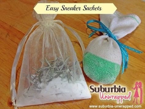 sneaker sachets edi Smelly Sneakers, Baby Powder Uses, Stinky Shoes, Smelly Shoes, Drawer Sachets, Coffee Cupcakes, Diy Cleaning Products Recipes, Homemaking Tips, Diy Sneakers