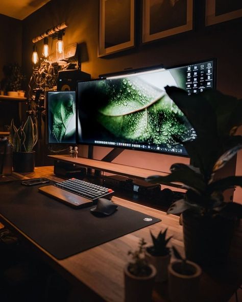 Gaming Chair Ideas, Gaming Pc Desk Setup, Gamer Room Setup, Desk Setup Office, Desk Setup Workspace, Gamer Desk Setup, Dream Desk Setup, Home Office Desk Setup, Desk Setup Ideas