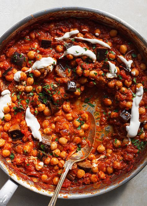 One-Pan ‘Nduja’ Aubergine   Chickpeas Aubergine Recipe, Vegan Eggplant, Chickpea Stew, Chickpea Recipes, Creamy Spinach, Food Heaven, Food Inspo, Easy Dinners, One Pan