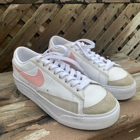 Nike White & Pink Blazer Low Platform Sneakers - Size 6 Nike Blazer Pink, Blazer Sneakers, Nike Blazers, Sneakers Platform, Blazer Pink, Blazer Low, Tenis Nike, Pink Blazer, Nike Blazer