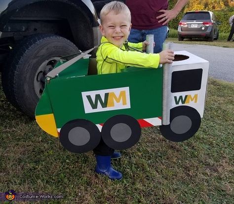 Truck Costume, Boys Halloween Costumes Diy, Toddler Boy Halloween Costumes, Old Halloween Costumes, Truck Diy, Boy Diy, Diy Halloween Costumes Easy, Homemade Costumes, Kids Imagination