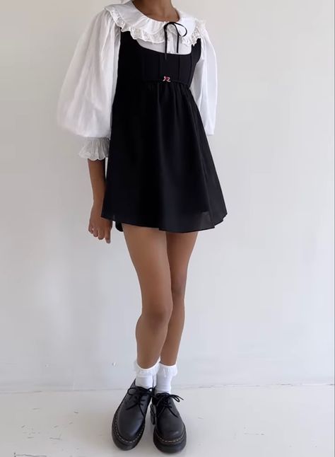 Lola Young Outfits, Black Mini Dress Outfit Casual, Babydoll Aesthetic Outfits, Babydoll Outfit, Japanese Style Fashion, Kinds Of Clothes, I Dress, Fashion Inspo Outfits, Fashion Looks