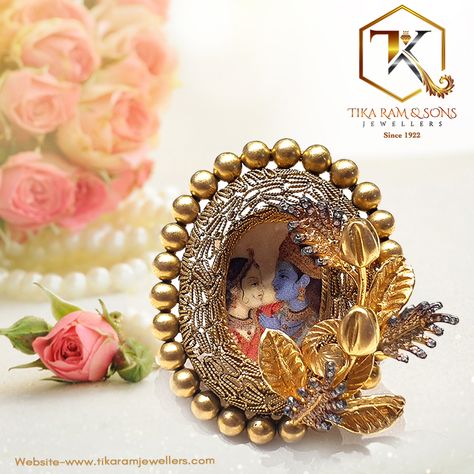 Radha - Krishna Designer Gold Ring... . Choose Us For: ✅Best Price 💯% Authentic Product ✅Trusted Jewellers . ✅Come & Choose From the Wide Range of Designer Gold Jewellery... . Tika Ram & Sons Jewellers At Sarrafa Bazar, Badaun, India #tikaramandsonsjewellers #radhakrishna #goldring #diamondring #jewellersatbadaun #traditionaljewellery #designerjewllery Fusion Jewellery Design, Krishna Ring Design, 12 Jyotirling, Simple Diamond Jewelry, Fusion Jewellery, Mens White Gold Rings, Diamond Pendent, Antique Gold Jewelry Indian, Kutch Work