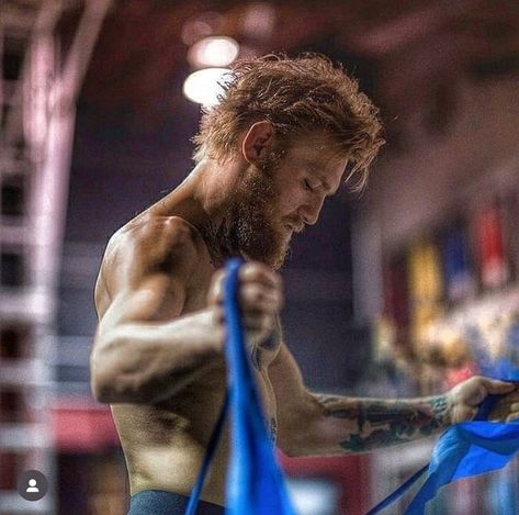 Conor McGregor Official on Instagram: "This is a snap from the original ultimate fighter house. Where I coached vs urijah faber. This photo was just before the show tho. It was right before I won my first world title beating urijah team mate chad mendes around. I then went on to coach the famous fight show straight after the fight. With a big black eye and a gash, my tricolor, and my new and first ever ufc gold belt, I waltzed into the notorious fight gym in Las Vegas. The slickest suits and sh Chad Mendes, Ultimate Fighter, Gold Belt, Conor Mcgregor, Coach Me, Old Money Style, I Win, Eye Black, Ufc