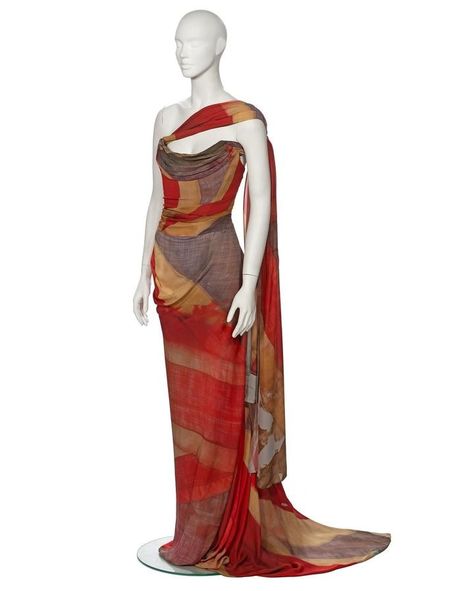 Vivienne Westwood Red Carpet, 90s High Fashion, Draped Silk Dress, Vivienne Westwood Dress, Vivienne Westwood Red, Queen Outfit, Christian Dior Haute Couture, Girly Dresses, Vintage Couture