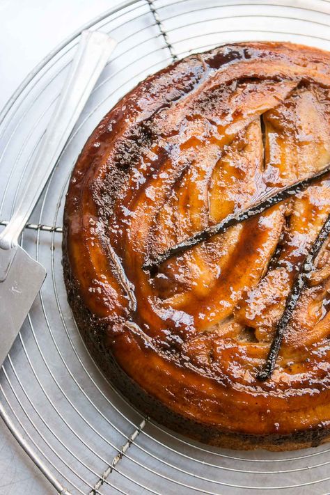 Banana upside down cake recipe Banana Upside Down Cake, Baking Journal, David Lebovitz, Random Recipes, Caramelized Bananas, Cinnamon Banana, Sweet Delights, Upside Down Cake, Banana Cake