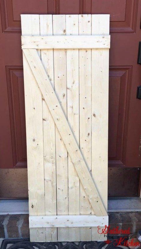 Diy Barn Door Cheap, Reban Ayam, Exterior Barn Doors, Wooden Barn Doors, Family Room Walls, Diy Barn, Home Remodeling Diy, Diy Barn Door, Doors And Hardware