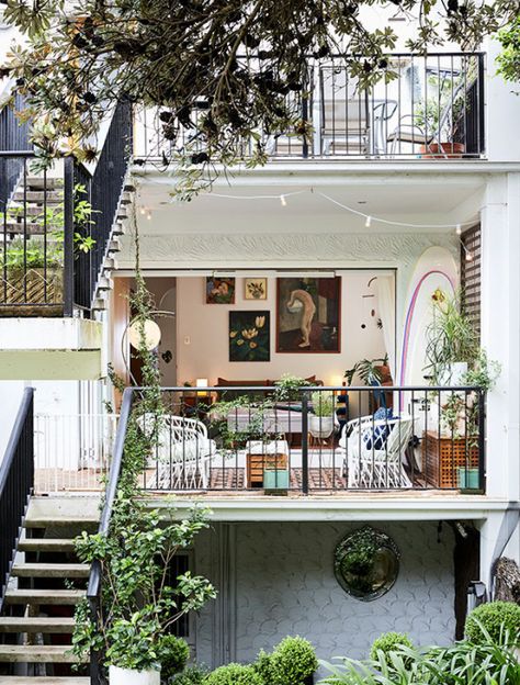 Spanish Balcony, Apartment Building Architecture, Kaufmann House, Tall White Vase, Tiny Beach House, Contemporary Victorian, Spanish Mission, Interior Columns, Top Architects