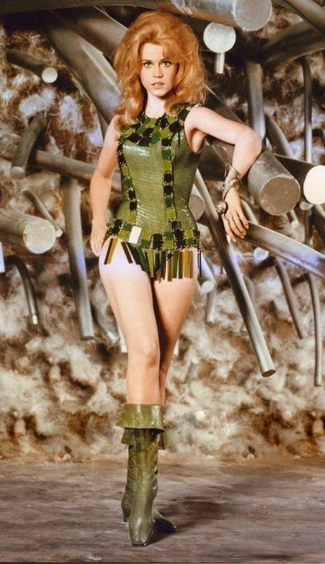 Jane Fonda as 'Barbarella' Jane Fonda Barbarella, Space Girl, Actrices Hollywood, Battlestar Galactica, Jane Fonda, Paco Rabanne, Vintage Hollywood, Catwoman, Costume Design