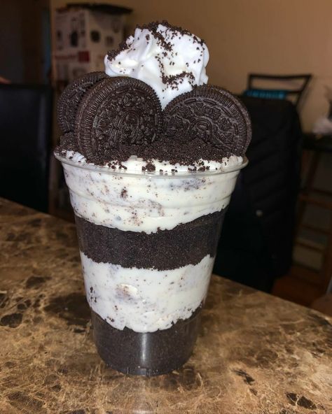 Junk Food Snacks, Food Babe, Yummy Comfort Food, Sweet Snacks Recipes, Think Food, Delicious Snacks Recipes, Food Drinks Dessert, Food Recepie, Ice Cream Sundae