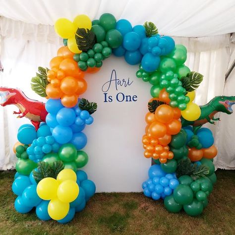 Balloon Arch Dinosaur, Dino Balloons Decorations, Dinosaur Balloons Decoration, Dinosaur Themed Birthday Party Backdrop, Dino Balloon Garland, Dinosaur Balloon Arch, Dinosaur Birthday Backdrop, Dinosaur Balloon Garland, Joshua Birthday