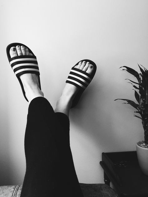 Summer uniform #adidas #slides Adidas Slides Womens Outfit, Adilette Slides Outfit, Addidas Slippers, Stars Photoshoot, Adidas Slides Outfit, Adidas Slide, Nike Shoes Photo, Slides Outfits, Shoe Photography