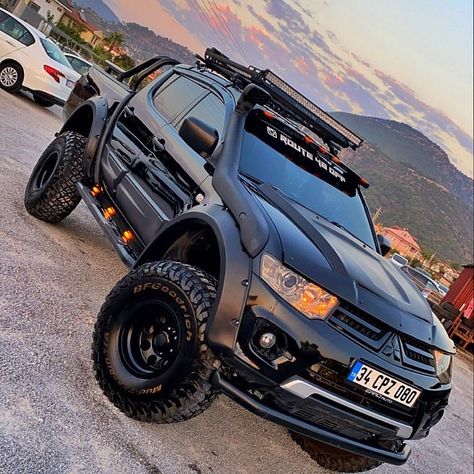 Mitsubishi L200 4x4, Triton 4x4, L200 4x4, Mitsubishi Strada, Mitsubishi Pickup, Triton L200, Diy Exterior, Mitsubishi Pajero Sport, Mitsubishi Colt