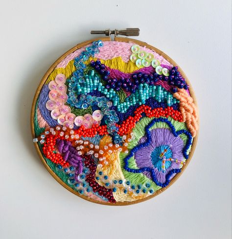 Senior Themes, Yarn Painting, Hand Beaded Embroidery, Abstract Embroidery, Bead Embroidery Patterns, Hand Embroidery Projects, Bead Stitching, Hand Embroidery Art, Modern Embroidery