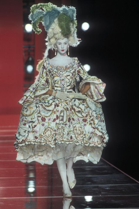 Celebrating the History of Parisian Couture Dior Winter, Galliano Dress, Camp Fashion, Galliano Dior, Haute Couture Gowns, Runway Fashion Couture, Christian Dior Haute Couture, Haute Couture Dresses, Dior Haute Couture